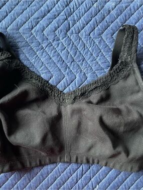 Black Lace-Trim Wireless Bra - Women Intimates